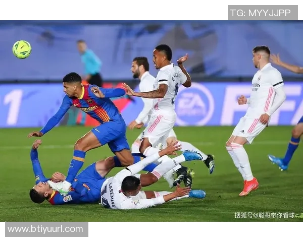 皇马与巴萨均关注墨西哥新星莫拉签约讨论尚早